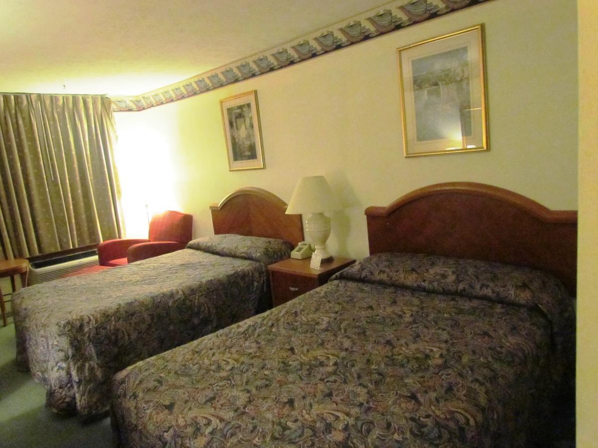 Travel Inn & Suites Frankfort Bagian luar foto
