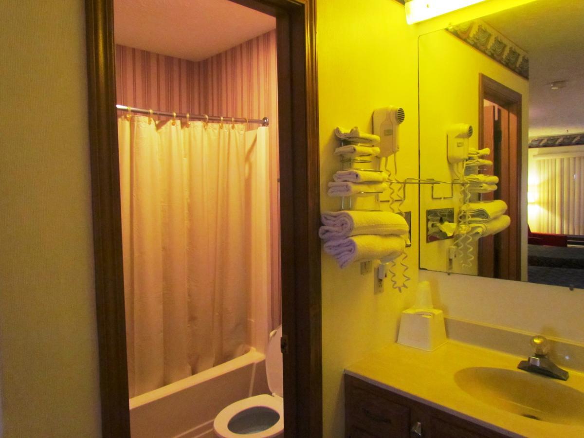 Travel Inn & Suites Frankfort Bagian luar foto